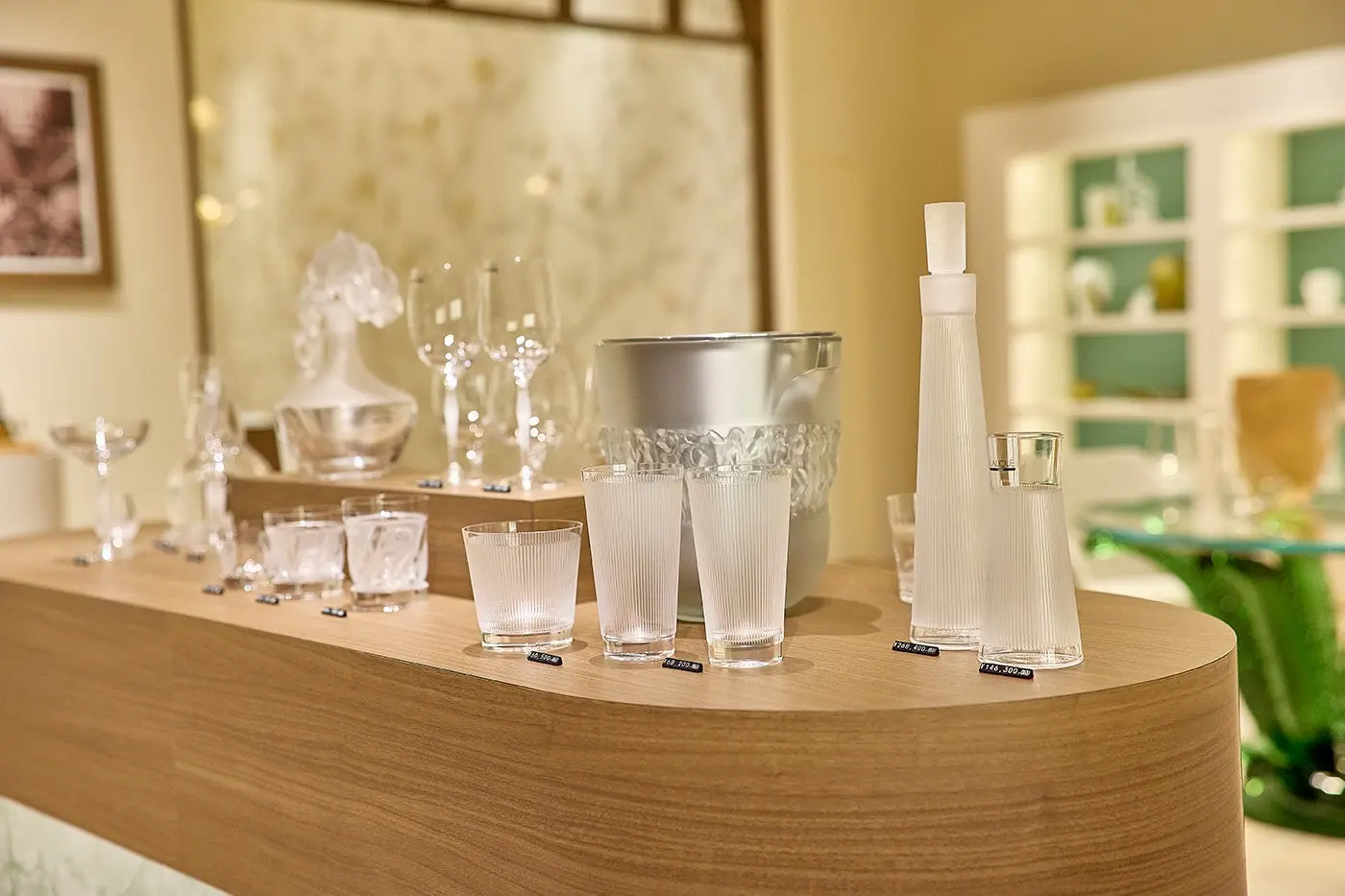Display vases and Japan-specific Lalique collections arranged in the Osaka boutique